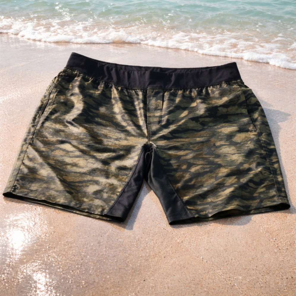 Lululemon XXL T.H.E. Short 11" Linerless Camo Mens Green Black Training Shorts